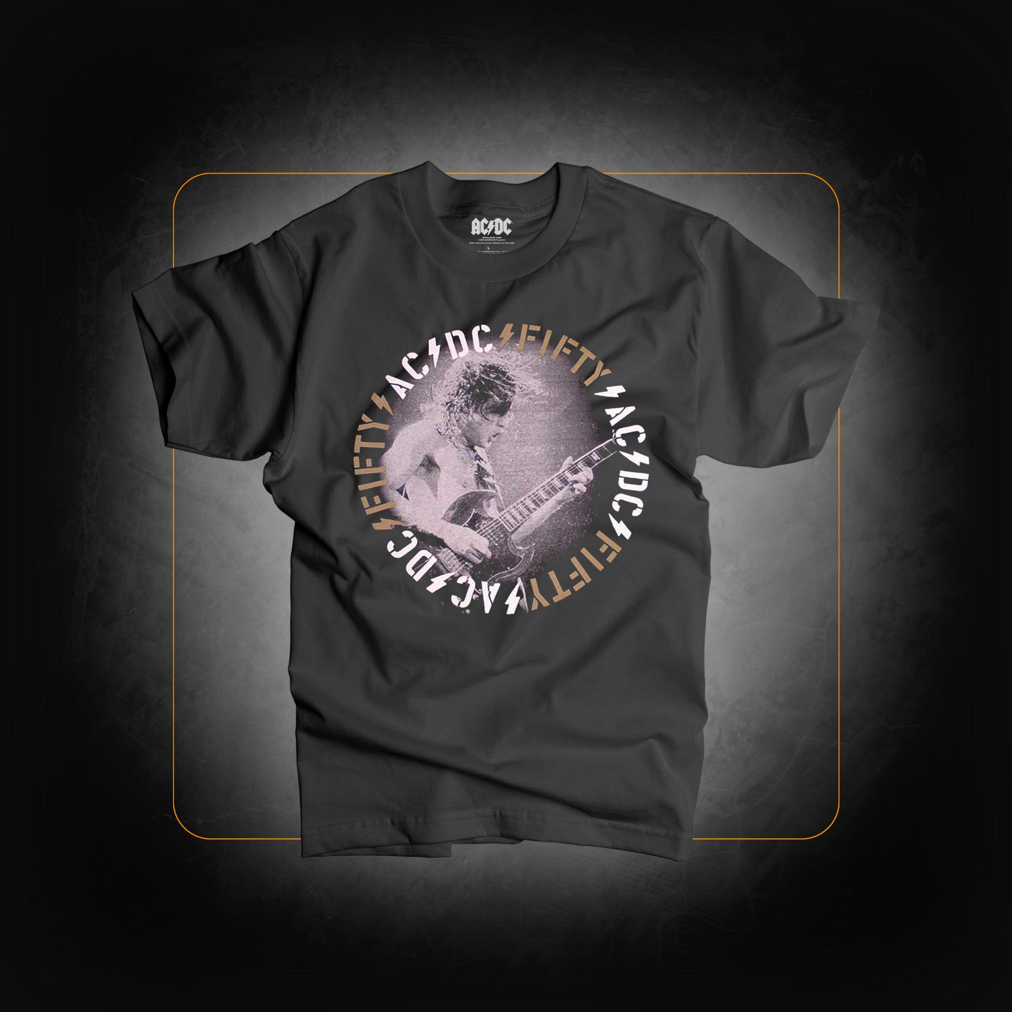 T-Shirt: Angus Live - AC/DC édition 50 ans