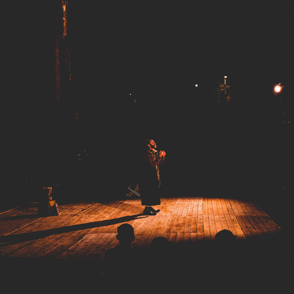 Spectacles – OFFSTAGE