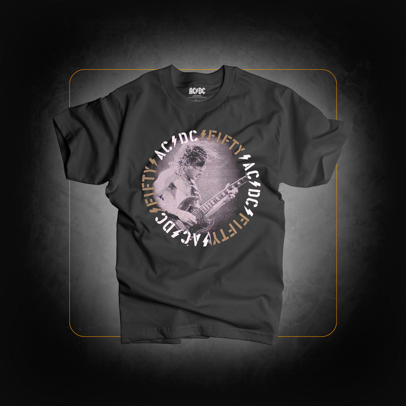 T-Shirt: Angus Live - AC/DC édition 50 ans